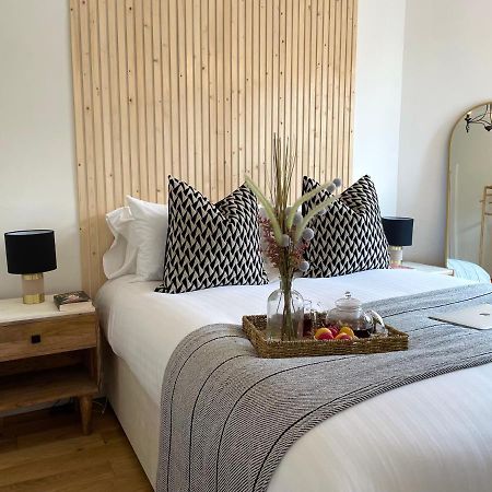 Stylish & Chic Central Apartment With Hot Tub เพิร์ท ภายนอก รูปภาพ