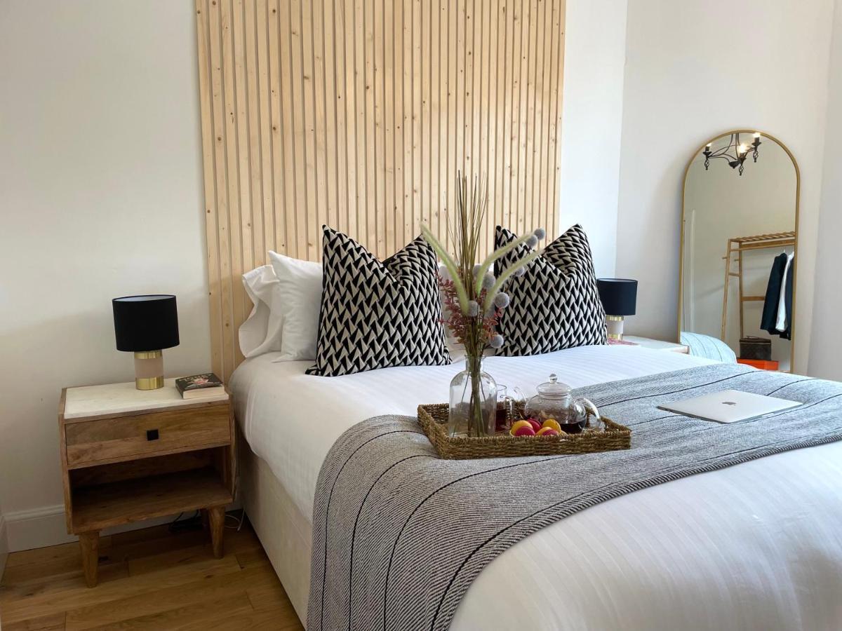 Stylish & Chic Central Apartment With Hot Tub เพิร์ท ภายนอก รูปภาพ