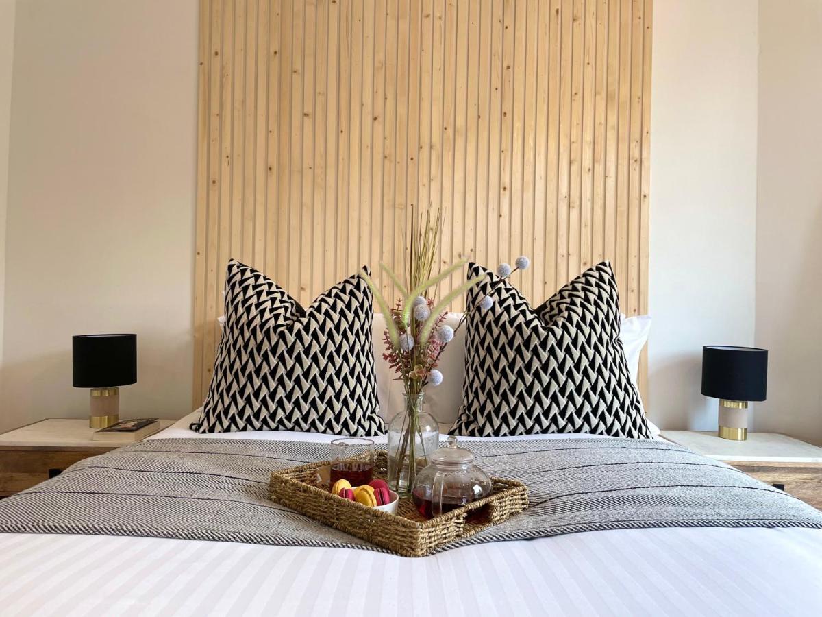 Stylish & Chic Central Apartment With Hot Tub เพิร์ท ภายนอก รูปภาพ