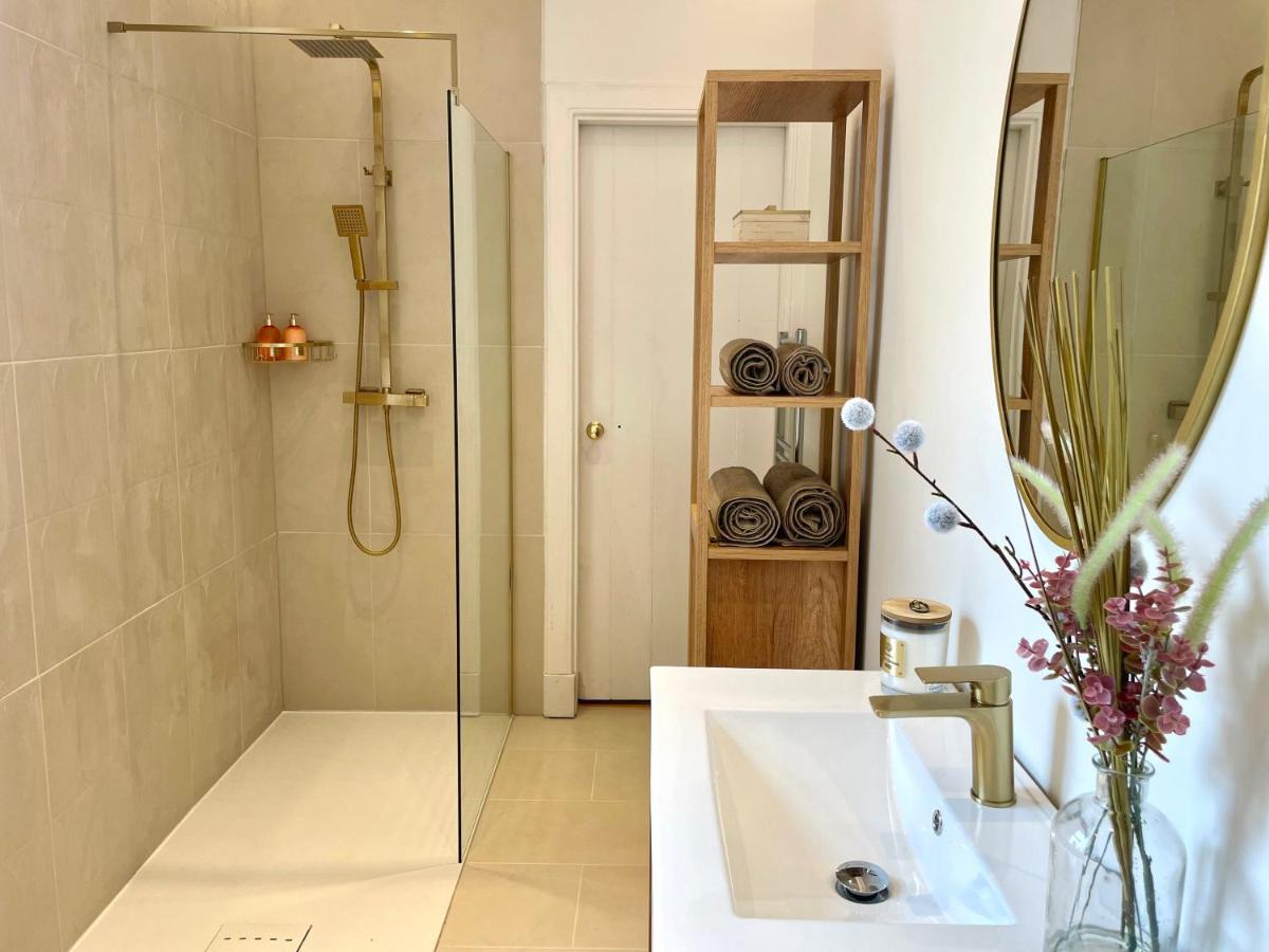 Stylish & Chic Central Apartment With Hot Tub เพิร์ท ภายนอก รูปภาพ